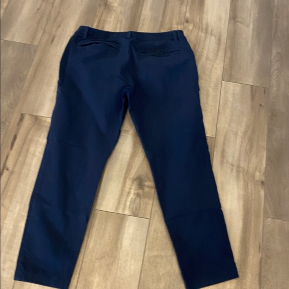 Lululemon ABC slim fit trousers. Size 33, length 30. - Picture 2 of 3